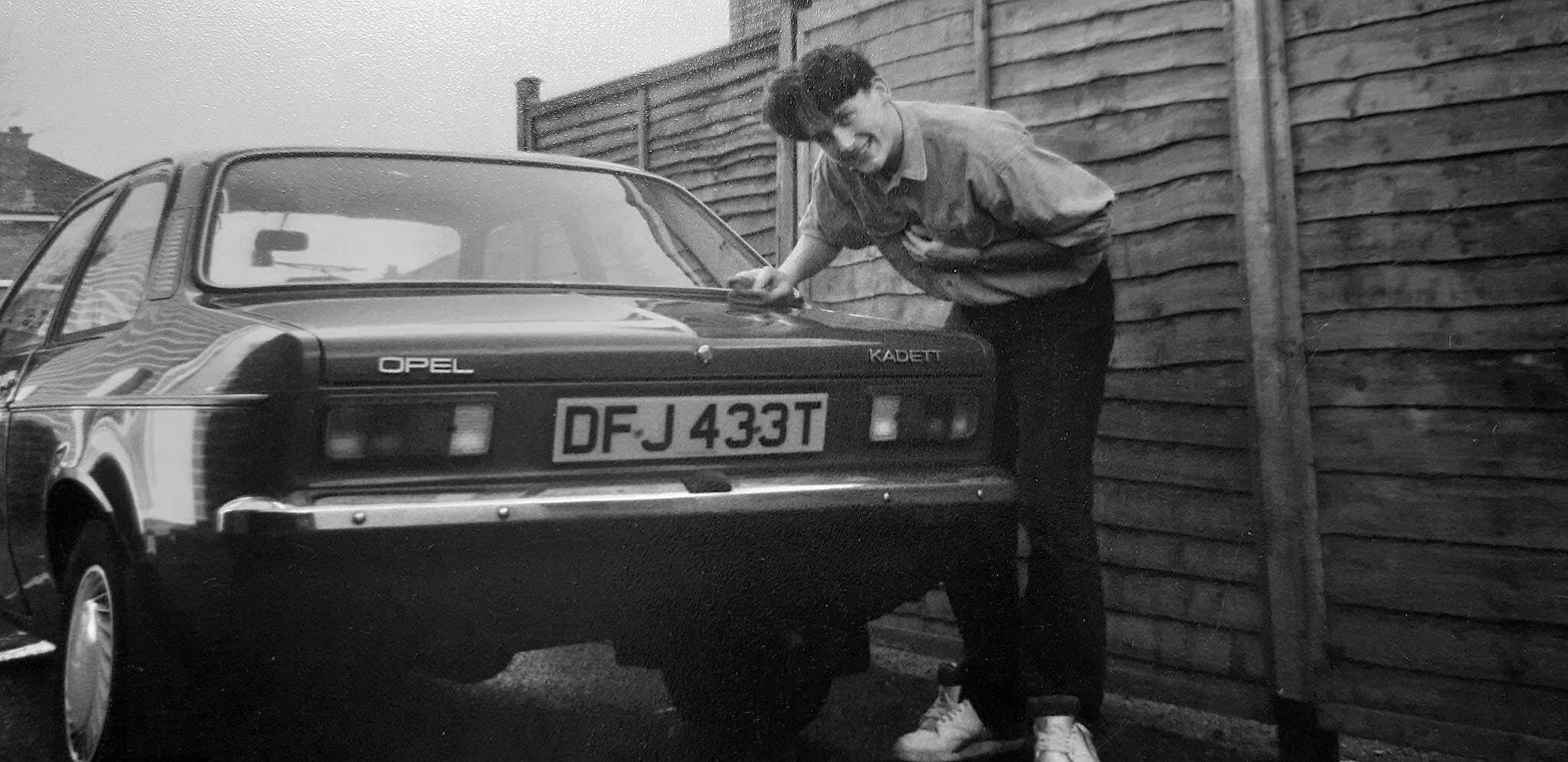 popey, polishing a car before carelessly stuffing it into a pole